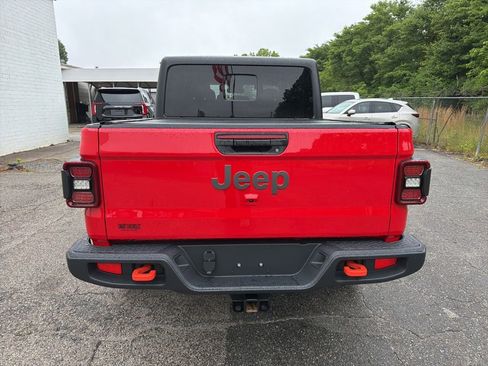Used 2024 Jeep Gladiator Mojave w/ Technology Group AWD/4WD image 3