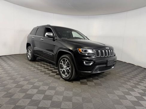 Used 2022 Jeep Grand Cherokee Limited w/ Tech Group AWD/4WD image 4