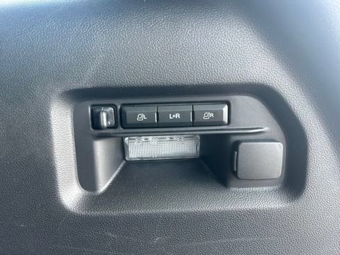 Used 2025 Ford Explorer Platinum RWD image 21