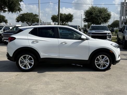Used 2023 Buick Encore GX Preferred FWD image 3