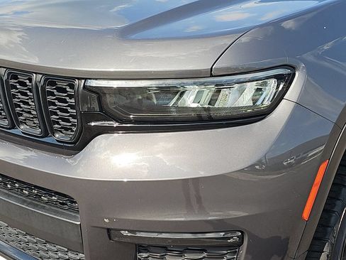 Used 2022 Jeep Grand Cherokee L Limited w/ Black Appearance Package RWD image 32