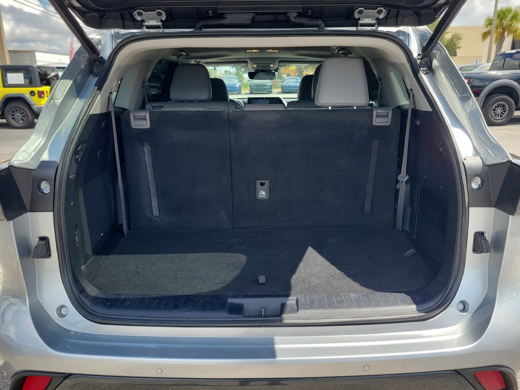 Used 2020 Toyota Highlander Limited AWD/4WD image 6