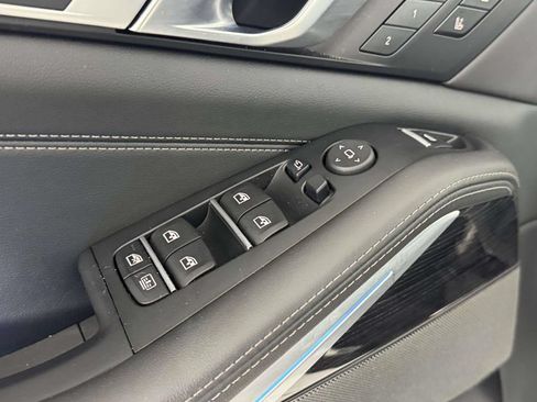 Used 2026 BMW X7 M60i AWD/4WD image 18