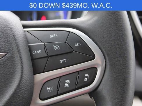 Used 2023 Chrysler Pacifica Touring-L image 33