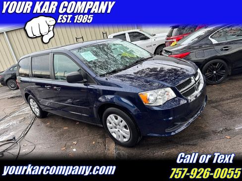 Used 2017 Dodge Grand Caravan SE w/ UConnect Hands-Free Group image 1