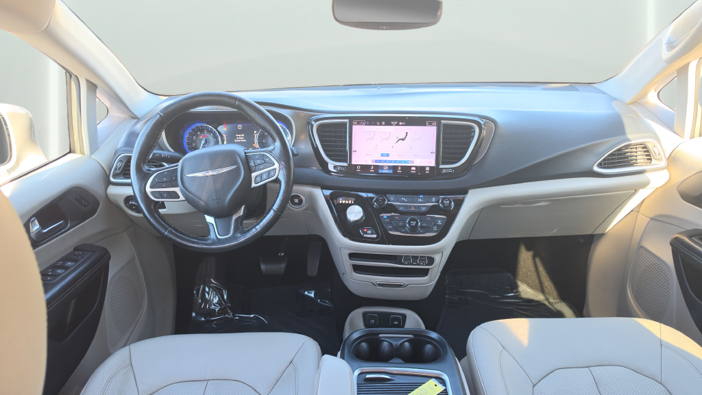 Used 2021 Chrysler Pacifica Touring-L FWD image 9