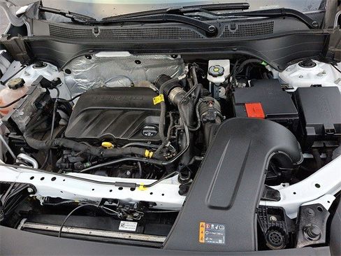 Certified 2024 Chevrolet Trax LT w/ Driver Confidence Package image 25