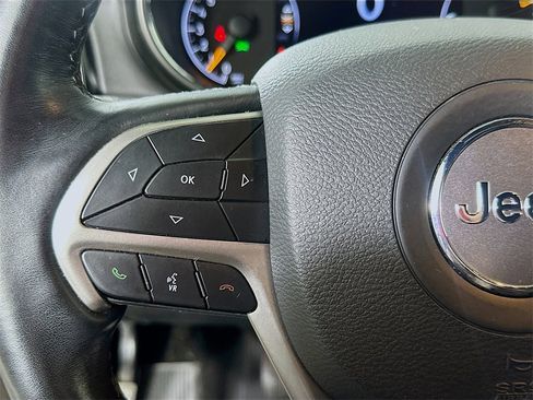 Used 2021 Jeep Grand Cherokee Overland image 23