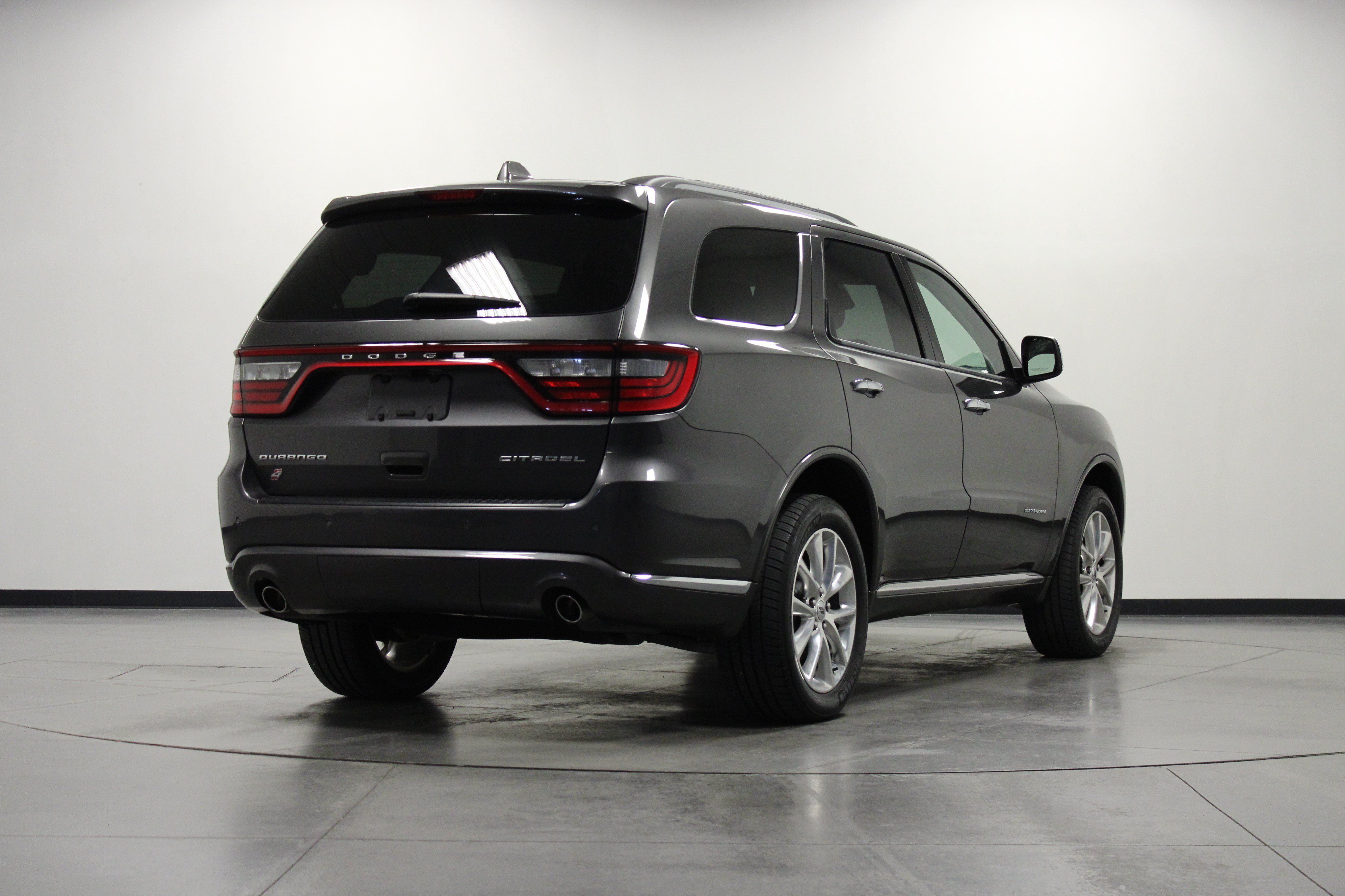 Used 2019 Dodge Durango Citadel w/ Technology Group AWD/4WD image 4