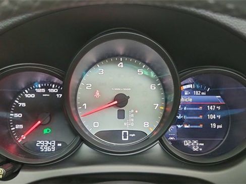 Used 2019 Porsche Macan S image 41