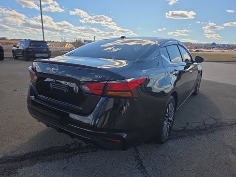 Used 2024 Nissan Altima 2.5 SV image 5