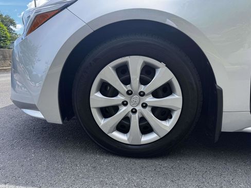 Certified 2025 Toyota Corolla LE AWD/4WD image 9