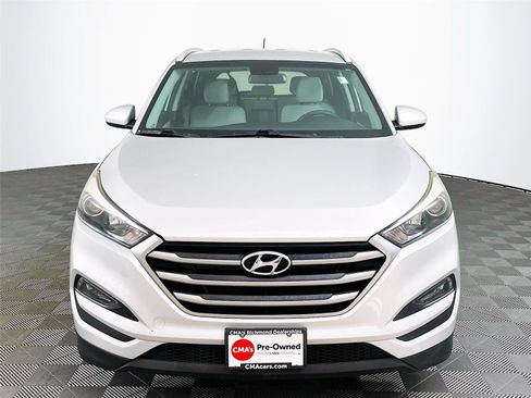 Used 2017 Hyundai Tucson SE w/ SE Popular Package 02 AWD/4WD image 2