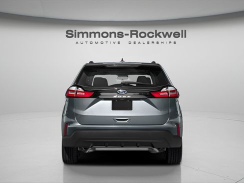 Used 2024 Ford Edge SE w/ Black Appearance Package AWD/4WD image 6
