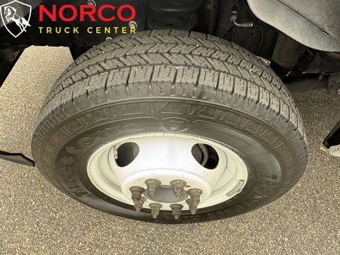 Used 2023 Ford E-350 and Econoline 350 Super Duty w/ Power Windows & Locks Group image 14