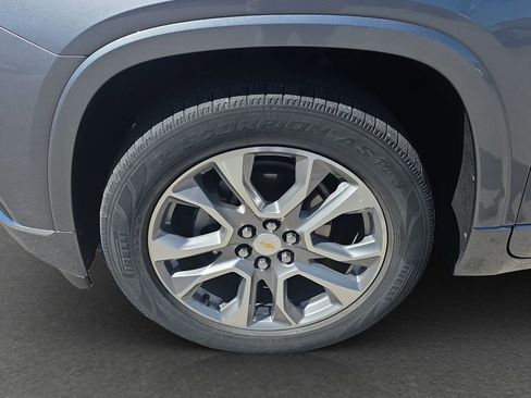 Used 2020 Chevrolet Traverse Premier w/ LPO, Floor Liner Package FWD image 4