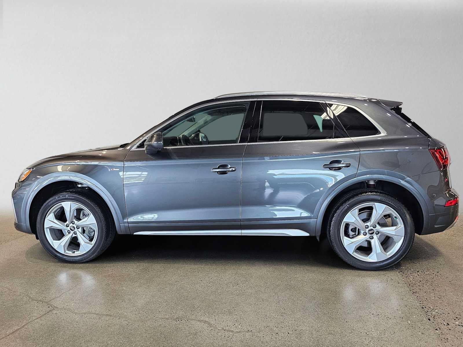 Used 2023 Audi Q5 2.0T Premium Plus w/ Premium Plus Package AWD/4WD image 6