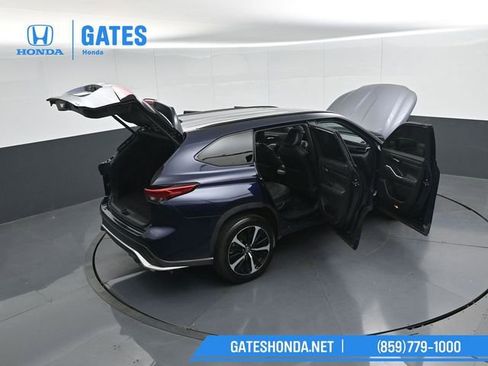 Used 2021 Toyota Highlander XSE FWD image 57