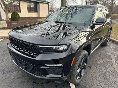 New 2025 Jeep Grand Cherokee Limited w/ Black Appearance Package AWD/4WD image 23