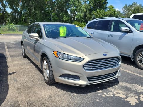 Used 2015 Ford Fusion SE FWD image 6