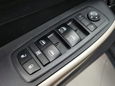 Used 2018 Jeep Cherokee Limited w/ High Altitude Package AWD/4WD image 23