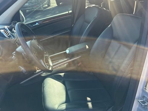 Used 2010 Mercedes-Benz GL 450 4MATIC image 3