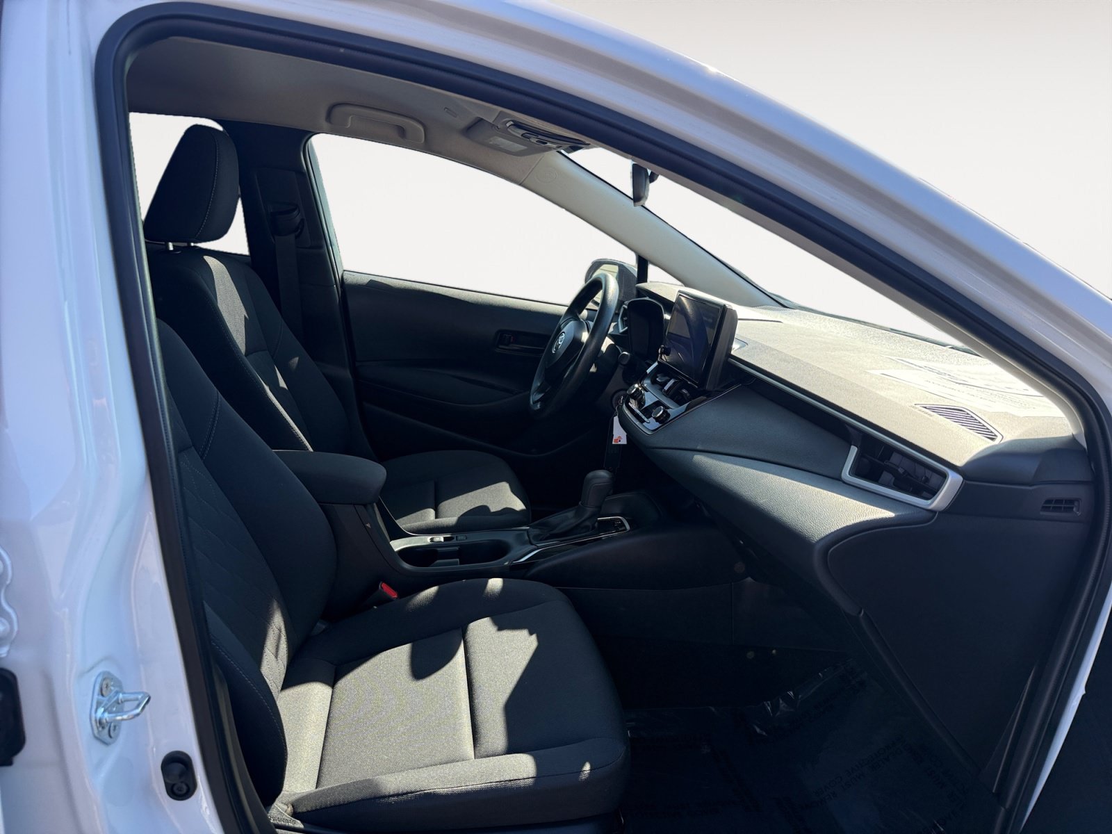 Used 2025 Toyota Corolla LE FWD image 19