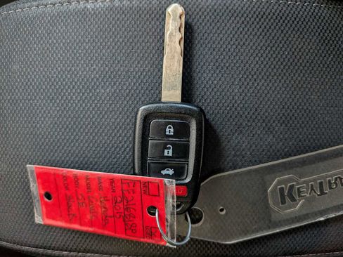 Used 2015 Honda Civic SE image 31