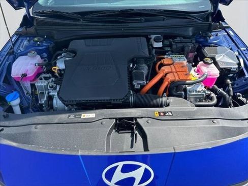 New 2025 Hyundai Elantra SEL FWD image 21