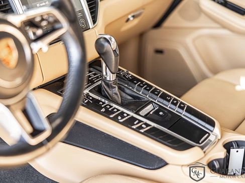 Used 2017 Porsche Macan image 21