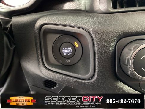 New 2025 Jeep Gladiator Sport image 17