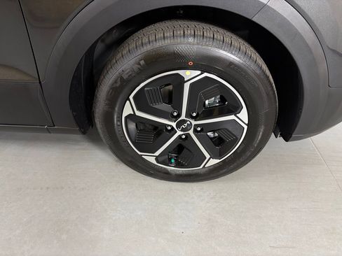 New 2026 Kia Niro LX image 10