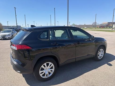 Used 2024 Toyota Corolla Cross L image 11