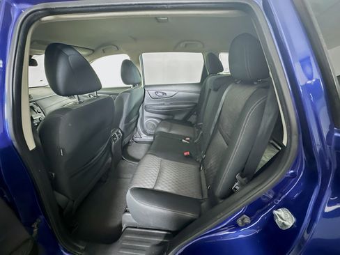 Used 2020 Nissan Rogue SV image 29