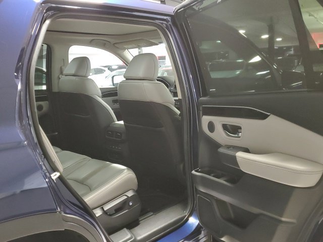 Used 2024 Honda Pilot Touring image 32