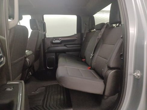 Used 2025 Chevrolet Silverado 1500 LT RWD image 13