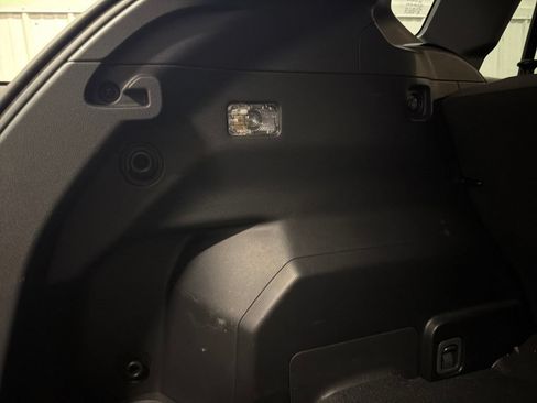 Used 2025 Subaru Crosstrek 2.5i Premium AWD/4WD image 16
