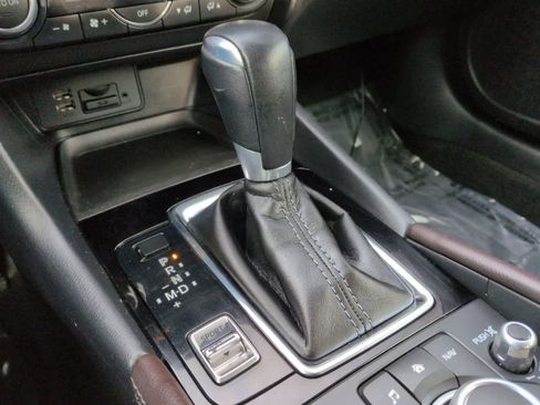 Used 2017 MAZDA MAZDA3 Touring image 34