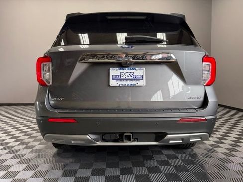 Used 2023 Ford Explorer XLT w/ Equipment Group 202A AWD/4WD image 10