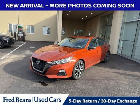 Used 2021 Nissan Altima 2.5 SR w/ SR Premium Package image 1