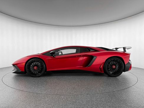 Used 2016 Lamborghini Aventador LP 750-4 Superveloce image 2