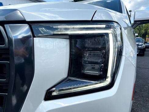 Used 2022 GMC Yukon XL AT4 image 27
