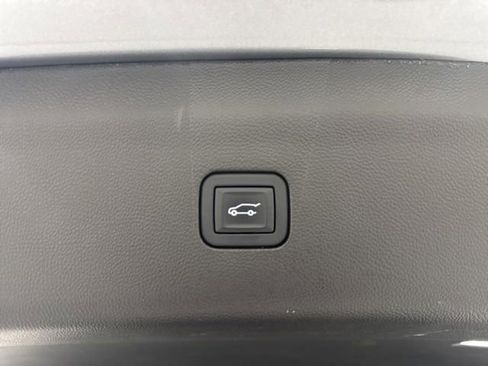 Used 2023 Buick Enclave Essence w/ Experience Buick Package FWD image 28