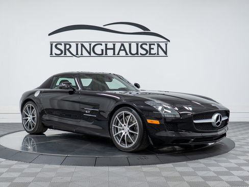 Used 2011 Mercedes-Benz SLS AMG Coupe image 3
