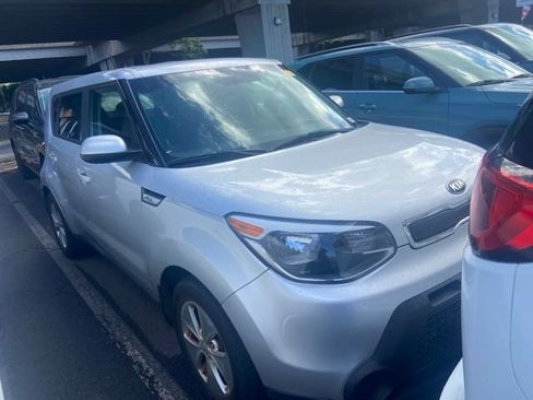 Used 2016 Kia Soul w/ Convenience Package FWD image 4