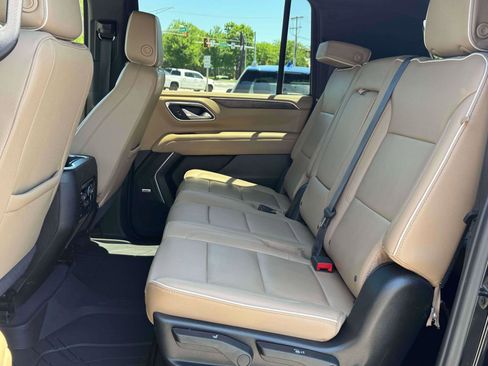 Used 2024 Chevrolet Suburban Premier AWD/4WD image 15