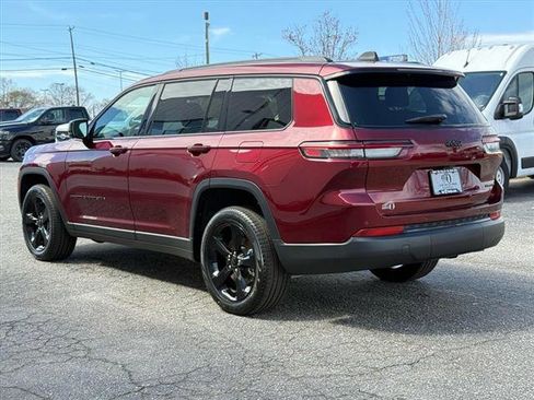 Certified 2025 Jeep Grand Cherokee L Limited w/ Black Appearance Package RWD image 5