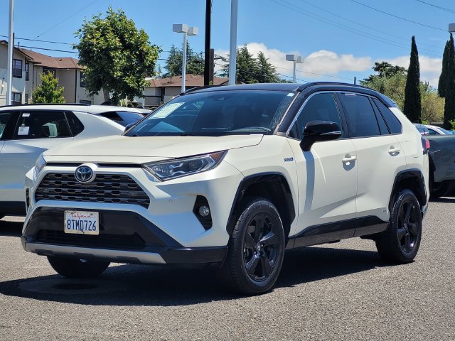 Used 2021 Toyota RAV4 XSE AWD/4WD image 10