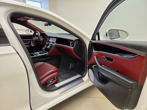 Certified 2023 Bentley Flying Spur V8 AWD/4WD image 27