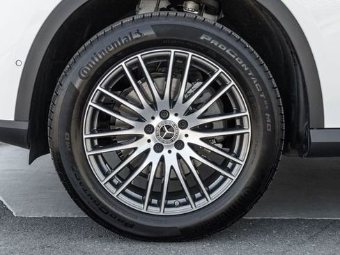 Used 2025 Mercedes-Benz GLC 300 4MATIC image 14